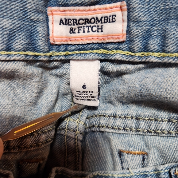 Abercrombie and Fitch Vintage 92 Light wash jeans wide leg - Picture 6 of 11